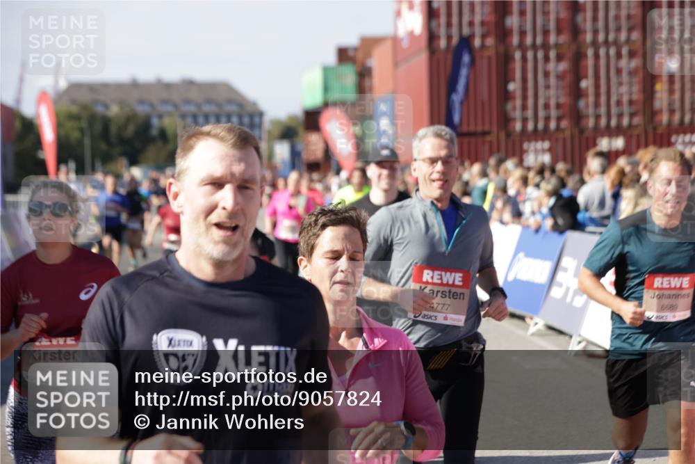 03.10.2025 - Köhlbrandbrückenlauf Jannik Wohlers http://msf.ph/oto/9057824 03.10.2025 13:11:38 Ziel 4158, 4178, 4315, 4325, 4353, 4354, 4427, 4501, 4538, 4568, 4617, 4736, 4777, 4782, 4799, 4845, 5145, 5794, 5866, 5869, 5937, 6217, 6218, 6517, 6563, 6680, 6689, 6690, 6691 meine-sportfotos.de