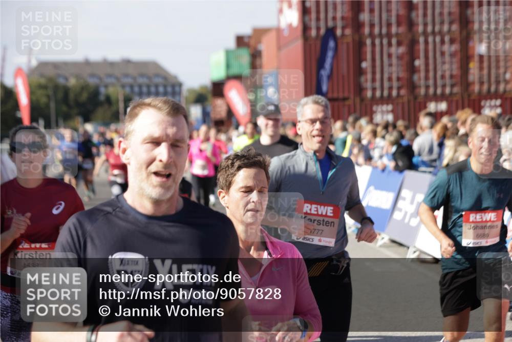 03.10.2025 - Köhlbrandbrückenlauf Jannik Wohlers http://msf.ph/oto/9057828 03.10.2025 13:11:38 Ziel 4158, 4178, 4315, 4325, 4353, 4354, 4427, 4501, 4538, 4568, 4617, 4736, 4777, 4782, 4799, 4845, 5145, 5794, 5866, 5869, 5937, 6217, 6218, 6517, 6563, 6680, 6689, 6690, 6691 meine-sportfotos.de