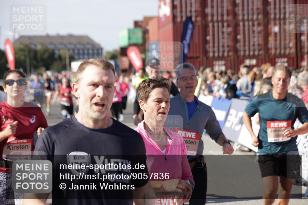 03.10.2025 - Köhlbrandbrückenlauf Jannik Wohlers http://msf.ph/oto/9057836 03.10.2025 13:11:38 Ziel 4158, 4178, 4315, 4325, 4353, 4354, 4427, 4501, 4538, 4568, 4617, 4736, 4777, 4782, 4799, 4845, 5145, 5794, 5866, 5869, 5937, 6217, 6218, 6517, 6563, 6680, 6689, 6690, 6691 meine-sportfotos.de