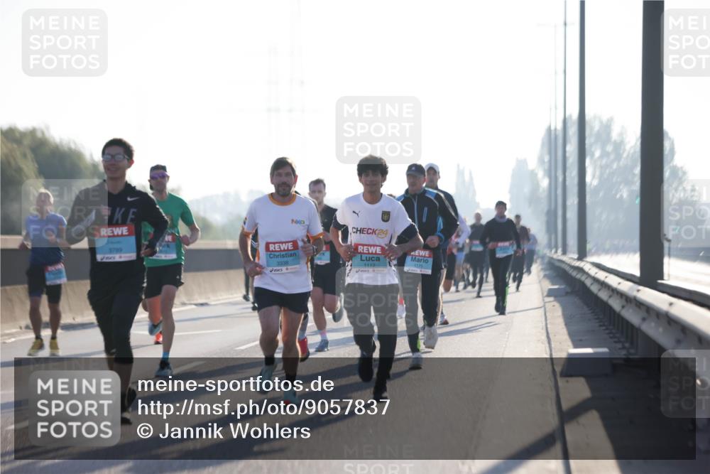 03.10.2025 - Köhlbrandbrückenlauf Jannik Wohlers http://msf.ph/oto/9057837 03.10.2025 09:13:49 Position 3 3789, 3338, 24, 1112 meine-sportfotos.de