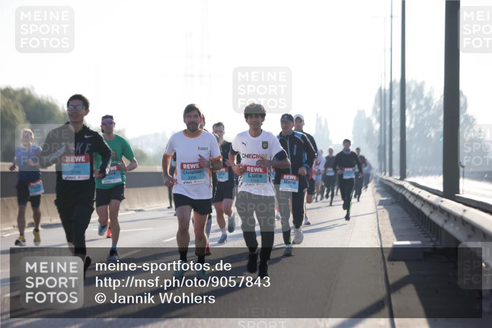 03.10.2025 - Köhlbrandbrückenlauf Jannik Wohlers http://msf.ph/oto/9057843 03.10.2025 09:13:49 Position 3 3789, 24, 3338, 1112 meine-sportfotos.de
