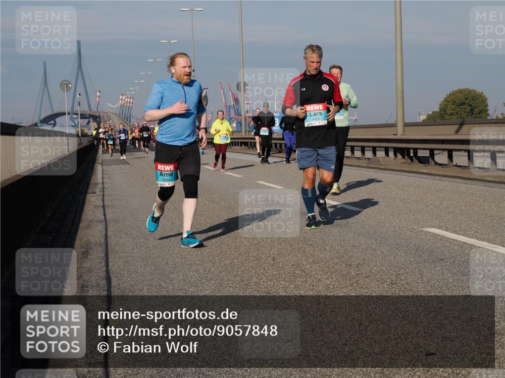 03.10.2025 - Köhlbrandbrückenlauf Fabian Wolf http://msf.ph/oto/9057848 03.10.2025 10:04:06 Position 3 1664, 3405 meine-sportfotos.de