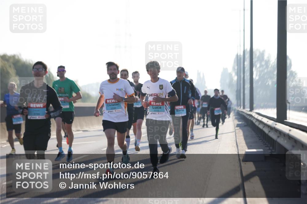 03.10.2025 - Köhlbrandbrückenlauf Jannik Wohlers http://msf.ph/oto/9057864 03.10.2025 09:13:49 Position 3 3789, 3338, 24, 1112, 1175 meine-sportfotos.de