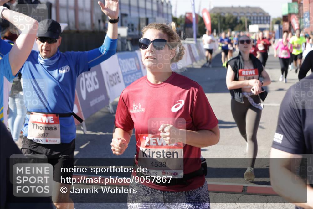 03.10.2025 - Köhlbrandbrückenlauf Jannik Wohlers http://msf.ph/oto/9057867 03.10.2025 13:11:39 Ziel 4158, 4178, 4353, 4354, 4427, 4501, 4538, 4568, 4617, 4736, 4777, 4782, 4799, 4845, 5145, 5794, 5866, 5869, 5937, 6217, 6218, 6517, 6563, 6689, 6690, 6691 meine-sportfotos.de