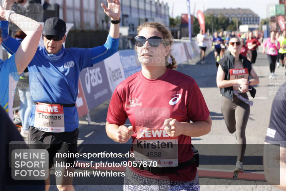 03.10.2025 - Köhlbrandbrückenlauf Jannik Wohlers http://msf.ph/oto/9057870 03.10.2025 13:11:39 Ziel 4158, 4178, 4353, 4354, 4427, 4501, 4538, 4568, 4617, 4736, 4777, 4782, 4799, 4845, 5145, 5794, 5866, 5869, 5937, 6217, 6218, 6517, 6563, 6689, 6690, 6691 meine-sportfotos.de
