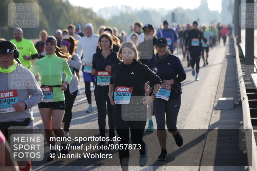 03.10.2025 - Köhlbrandbrückenlauf Jannik Wohlers http://msf.ph/oto/9057873 03.10.2025 09:21:27 Position 3 1692, 26, 2064, 2118, 3737 meine-sportfotos.de