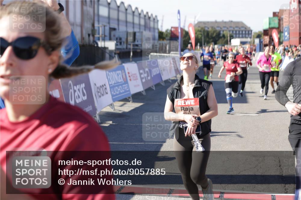 03.10.2025 - Köhlbrandbrückenlauf Jannik Wohlers http://msf.ph/oto/9057885 03.10.2025 13:11:40 Ziel 4158, 4178, 4353, 4354, 4427, 4501, 4538, 4568, 4617, 4736, 4777, 4782, 4799, 4845, 5794, 5866, 5869, 5937, 6217, 6218, 6517, 6563, 6622, 6689, 6690, 6691 meine-sportfotos.de