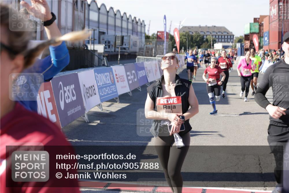 03.10.2025 - Köhlbrandbrückenlauf Jannik Wohlers http://msf.ph/oto/9057888 03.10.2025 13:11:40 Ziel 4158, 4178, 4353, 4354, 4427, 4501, 4538, 4568, 4617, 4736, 4777, 4782, 4799, 4845, 5794, 5866, 5869, 5937, 6217, 6218, 6517, 6563, 6622, 6689, 6690, 6691 meine-sportfotos.de