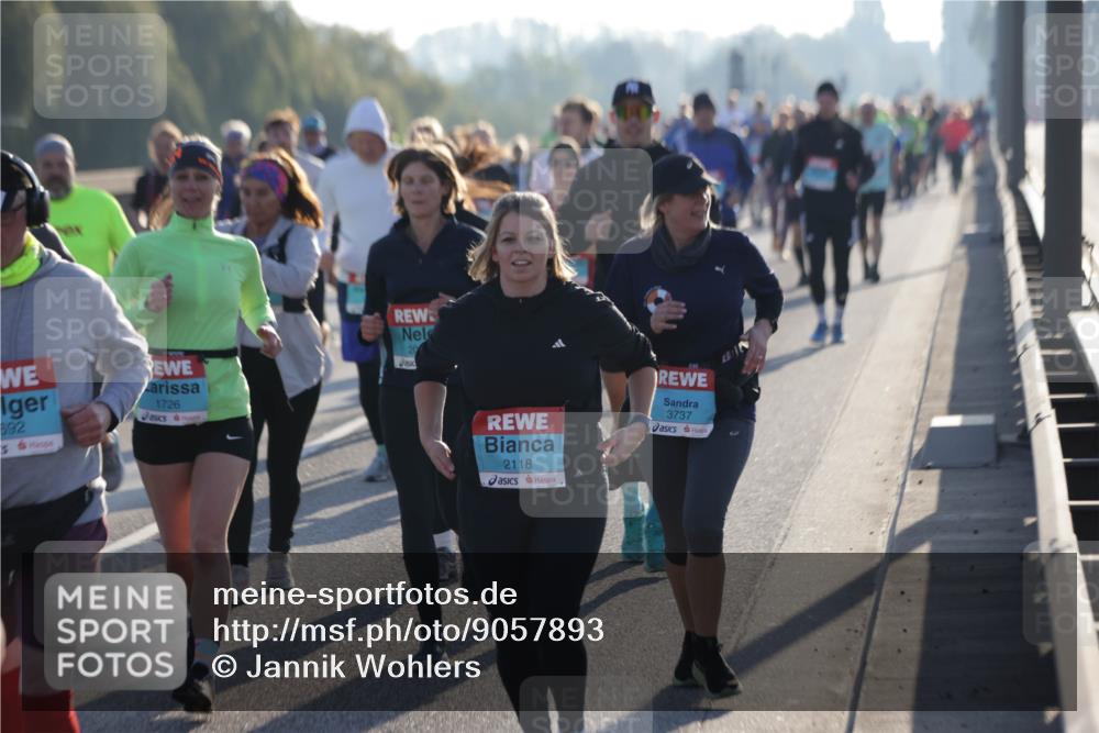 03.10.2025 - Köhlbrandbrückenlauf Jannik Wohlers http://msf.ph/oto/9057893 03.10.2025 09:21:27 Position 3 392, 1726, 20, 2118, 3737 meine-sportfotos.de