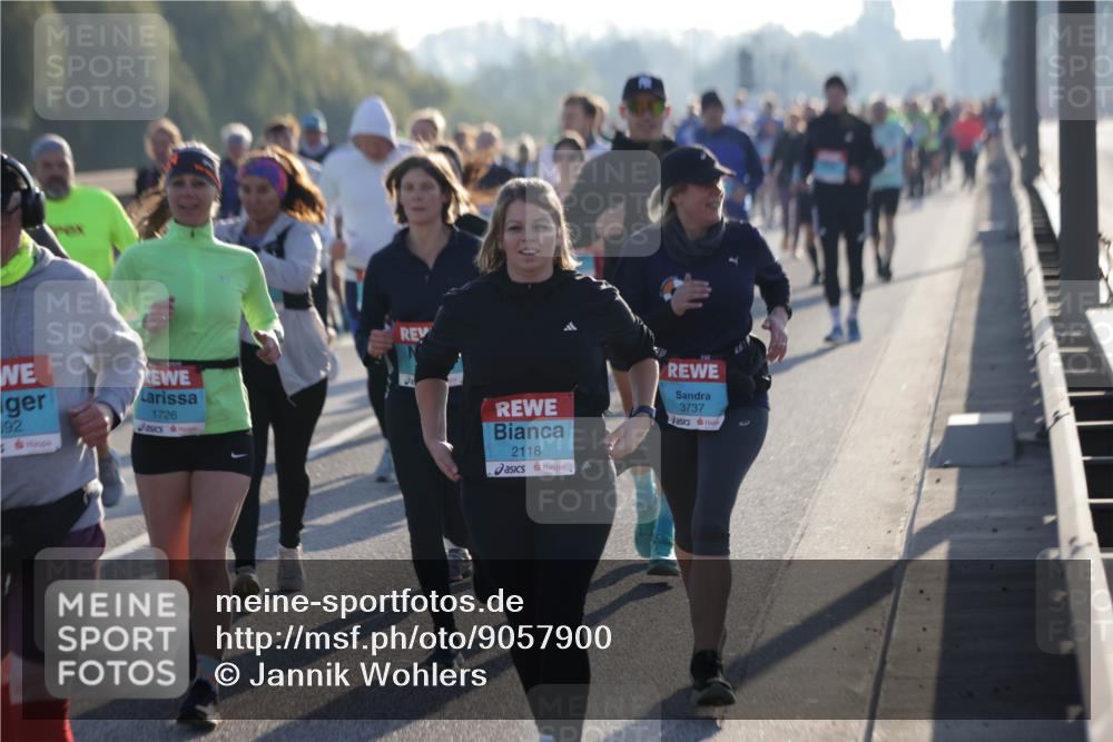 03.10.2025 - Köhlbrandbrückenlauf Jannik Wohlers http://msf.ph/oto/9057900 03.10.2025 09:21:27 Position 3 392, 1726, 2118, 3737 meine-sportfotos.de