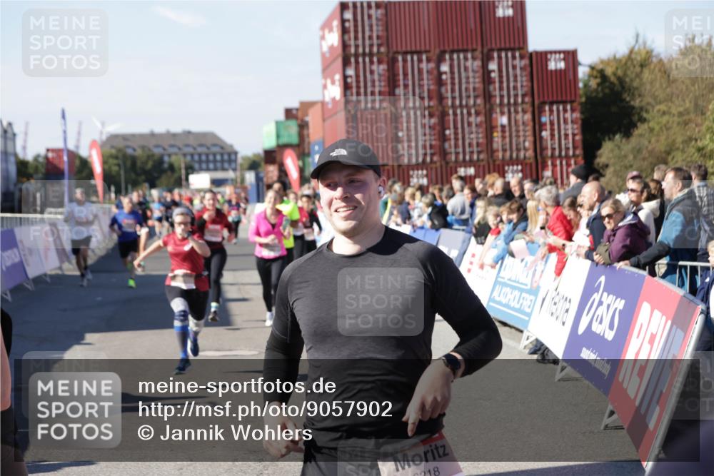 03.10.2025 - Köhlbrandbrückenlauf Jannik Wohlers http://msf.ph/oto/9057902 03.10.2025 13:11:40 Ziel 4158, 4178, 4353, 4354, 4427, 4501, 4538, 4568, 4617, 4736, 4777, 4782, 4799, 4845, 5794, 5866, 5869, 5937, 6217, 6218, 6517, 6563, 6622, 6689, 6690, 6691 meine-sportfotos.de