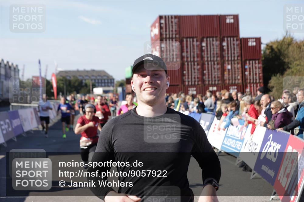 03.10.2025 - Köhlbrandbrückenlauf Jannik Wohlers http://msf.ph/oto/9057922 03.10.2025 13:11:40 Ziel 4158, 4178, 4353, 4354, 4427, 4501, 4538, 4568, 4617, 4736, 4777, 4782, 4799, 4845, 5794, 5866, 5869, 5937, 6217, 6218, 6517, 6563, 6622, 6689, 6690, 6691 meine-sportfotos.de