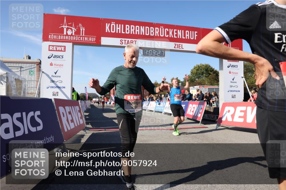 03.10.2025 - Köhlbrandbrückenlauf Lena Gebhardt http://msf.ph/oto/9057924 03.10.2025 13:09:28 Ziel 4129, 4134, 4212, 4298, 4681, 5061, 5352, 5813, 6062, 6349, 6481, 6661, 6667, 6743 meine-sportfotos.de