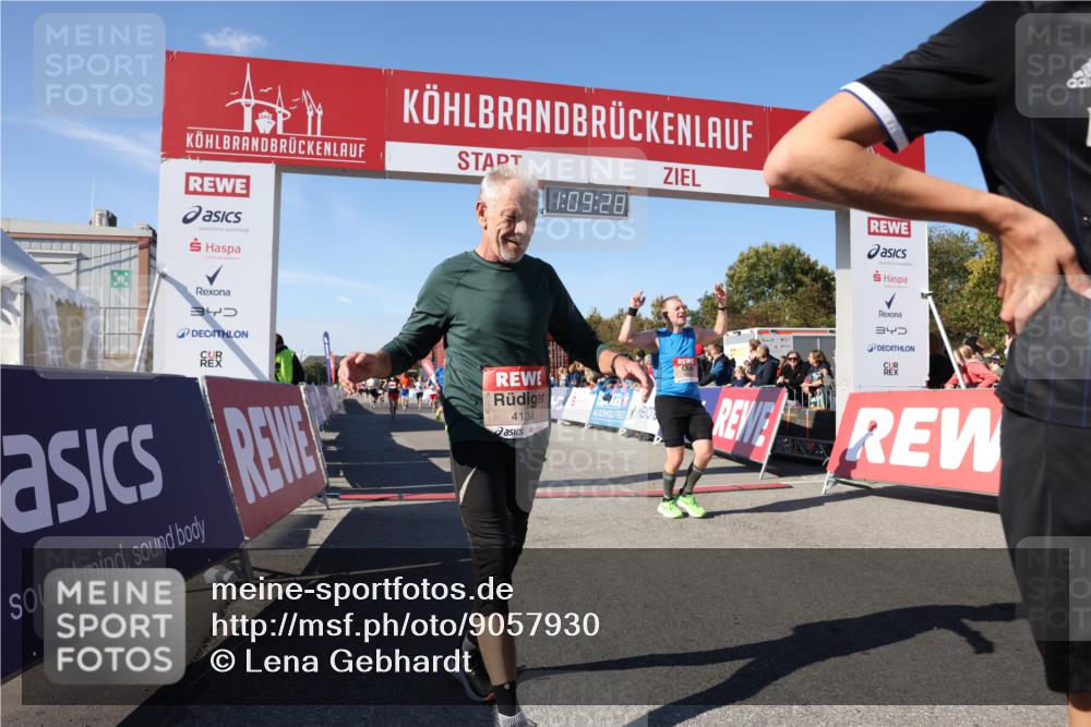 03.10.2025 - Köhlbrandbrückenlauf Lena Gebhardt http://msf.ph/oto/9057930 03.10.2025 13:09:28 Ziel 4129, 4134, 4212, 4298, 4681, 5061, 5352, 5813, 6062, 6349, 6481, 6661, 6667, 6743 meine-sportfotos.de