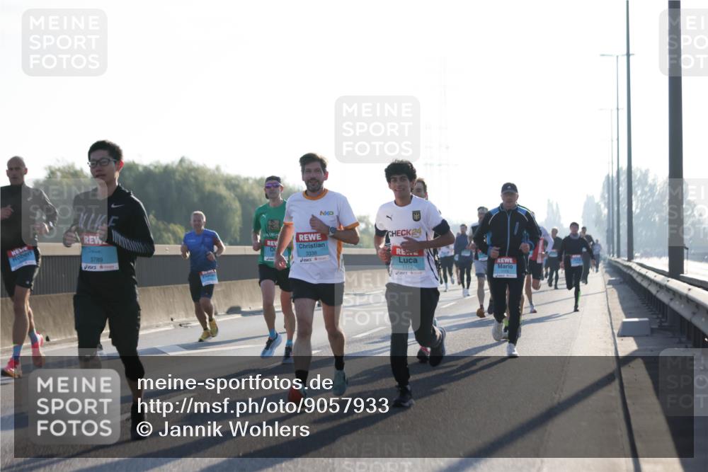 03.10.2025 - Köhlbrandbrückenlauf Jannik Wohlers http://msf.ph/oto/9057933 03.10.2025 09:13:50 Position 3 3789, 3338, 24, 1112 meine-sportfotos.de