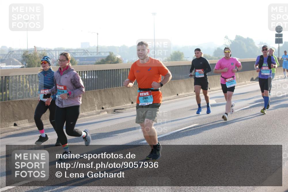 03.10.2025 - Köhlbrandbrückenlauf Lena Gebhardt http://msf.ph/oto/9057936 03.10.2025 09:18:12 Position 1 1622, 1415 meine-sportfotos.de
