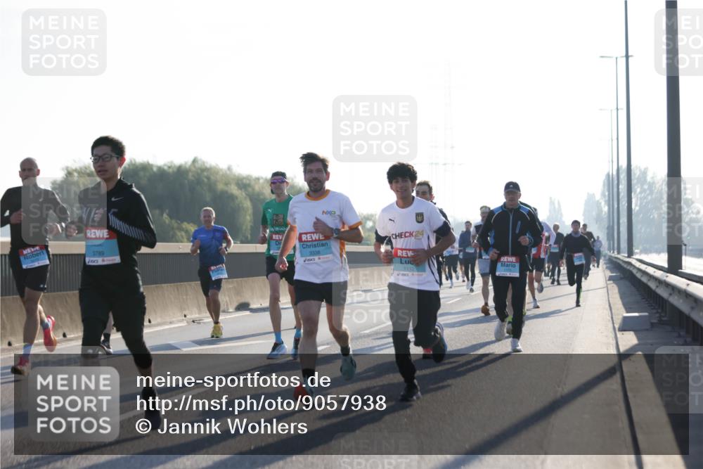 03.10.2025 - Köhlbrandbrückenlauf Jannik Wohlers http://msf.ph/oto/9057938 03.10.2025 09:13:50 Position 3 3789, 24, 3338, 1112 meine-sportfotos.de