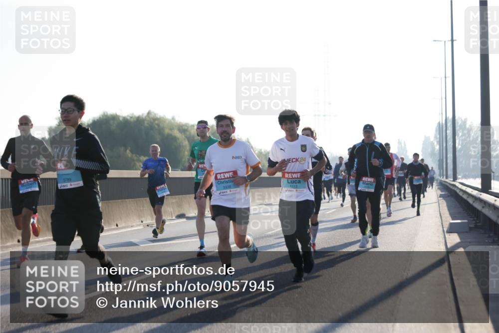 03.10.2025 - Köhlbrandbrückenlauf Jannik Wohlers http://msf.ph/oto/9057945 03.10.2025 09:13:50 Position 3 3788, 3338, 24, 1112 meine-sportfotos.de