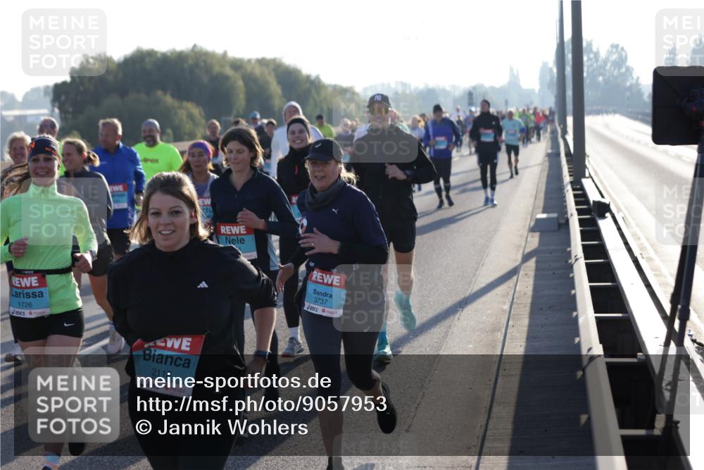 03.10.2025 - Köhlbrandbrückenlauf Jannik Wohlers http://msf.ph/oto/9057953 03.10.2025 09:21:29 Position 3 1726, 2118, 3737 meine-sportfotos.de
