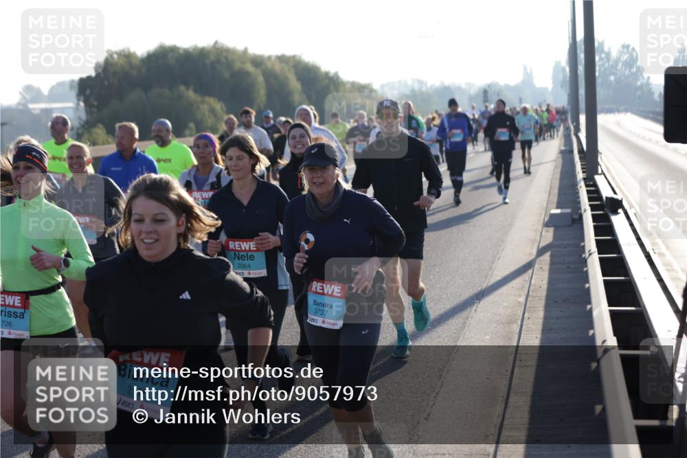 03.10.2025 - Köhlbrandbrückenlauf Jannik Wohlers http://msf.ph/oto/9057973 03.10.2025 09:21:29 Position 3 726, 2118, 2064, 3737 meine-sportfotos.de