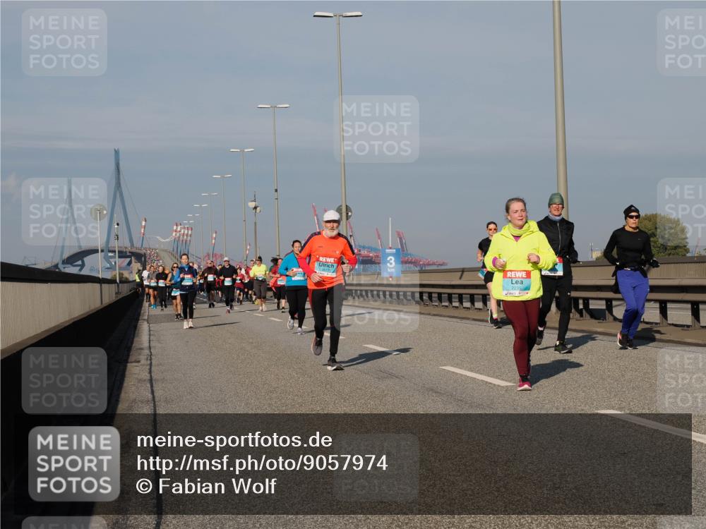 03.10.2025 - Köhlbrandbrückenlauf Fabian Wolf http://msf.ph/oto/9057974 03.10.2025 10:04:12 Position 3  meine-sportfotos.de