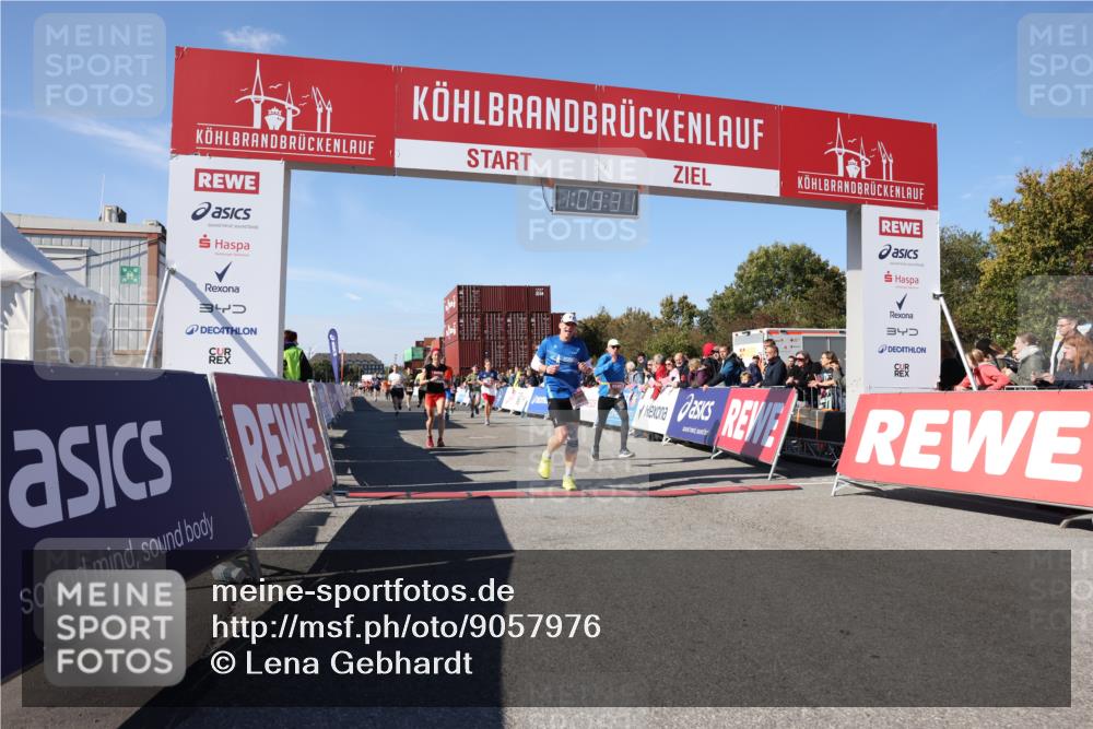 03.10.2025 - Köhlbrandbrückenlauf Lena Gebhardt http://msf.ph/oto/9057976 03.10.2025 13:09:32 Ziel 4129, 4134, 4212, 4262, 4298, 4358, 4365, 4614, 5061, 5352, 5803, 5813, 5907, 6379, 6438, 6481, 6661, 6667 meine-sportfotos.de