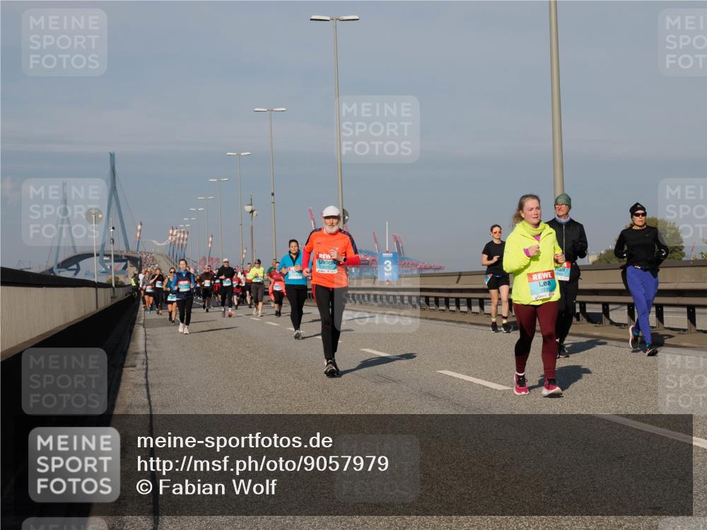 03.10.2025 - Köhlbrandbrückenlauf Fabian Wolf http://msf.ph/oto/9057979 03.10.2025 10:04:12 Position 3 3577, 2235 meine-sportfotos.de