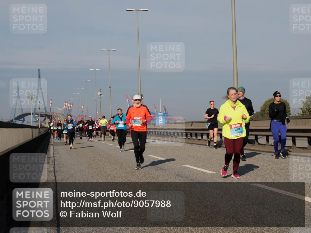 03.10.2025 - Köhlbrandbrückenlauf Fabian Wolf http://msf.ph/oto/9057988 03.10.2025 10:04:12 Position 3 2235 meine-sportfotos.de