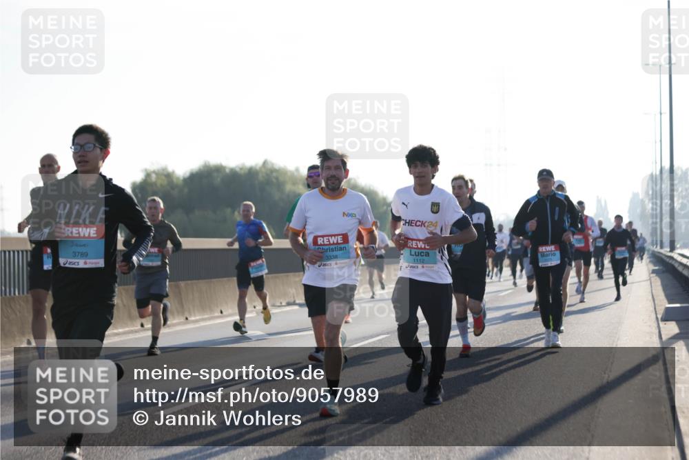 03.10.2025 - Köhlbrandbrückenlauf Jannik Wohlers http://msf.ph/oto/9057989 03.10.2025 09:13:51 Position 3 3789, 24, 3338, 1112, 40 meine-sportfotos.de