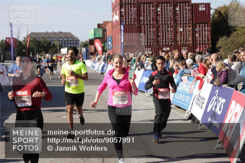 03.10.2025 - Köhlbrandbrückenlauf Jannik Wohlers http://msf.ph/oto/9057991 03.10.2025 13:11:43 Ziel 4158, 4178, 4353, 4354, 4427, 4469, 4501, 4538, 4568, 4617, 4736, 4777, 4782, 4799, 4845, 5097, 5866, 5869, 5937, 6217, 6218, 6517, 6622, 6689 meine-sportfotos.de