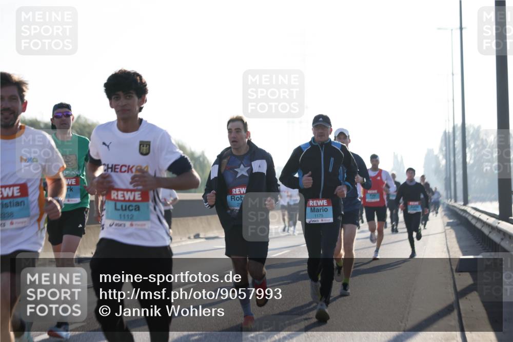 03.10.2025 - Köhlbrandbrückenlauf Jannik Wohlers http://msf.ph/oto/9057993 03.10.2025 09:13:51 Position 3 24, 1112, 29, 1175, 228 meine-sportfotos.de