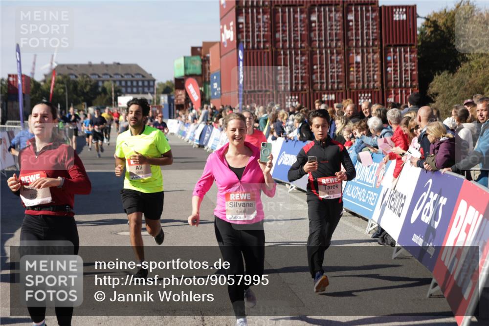 03.10.2025 - Köhlbrandbrückenlauf Jannik Wohlers http://msf.ph/oto/9057995 03.10.2025 13:11:43 Ziel 4158, 4178, 4353, 4354, 4427, 4469, 4501, 4538, 4568, 4617, 4736, 4777, 4782, 4799, 4845, 5097, 5866, 5869, 5937, 6217, 6218, 6517, 6622, 6689 meine-sportfotos.de