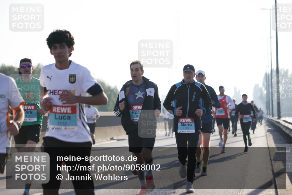 03.10.2025 - Köhlbrandbrückenlauf Jannik Wohlers http://msf.ph/oto/9058002 03.10.2025 09:13:52 Position 3 2815, 1112, 293, 1175 meine-sportfotos.de