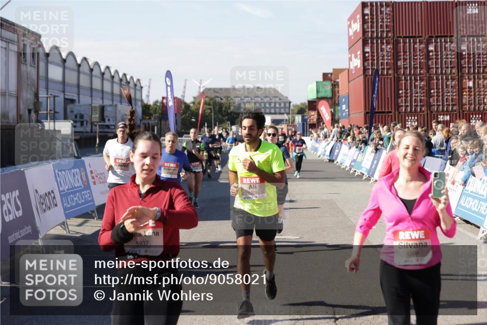 03.10.2025 - Köhlbrandbrückenlauf Jannik Wohlers http://msf.ph/oto/9058021 03.10.2025 13:11:43 Ziel 4158, 4178, 4353, 4354, 4427, 4469, 4501, 4538, 4568, 4617, 4736, 4777, 4782, 4799, 4845, 5097, 5866, 5869, 5937, 6217, 6218, 6517, 6622, 6689 meine-sportfotos.de
