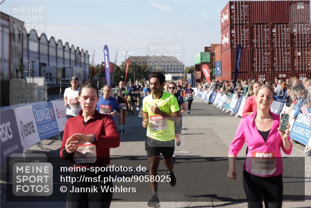 03.10.2025 - Köhlbrandbrückenlauf Jannik Wohlers http://msf.ph/oto/9058025 03.10.2025 13:11:43 Ziel 4158, 4178, 4353, 4354, 4427, 4469, 4501, 4538, 4568, 4617, 4736, 4777, 4782, 4799, 4845, 5097, 5866, 5869, 5937, 6217, 6218, 6517, 6622, 6689 meine-sportfotos.de
