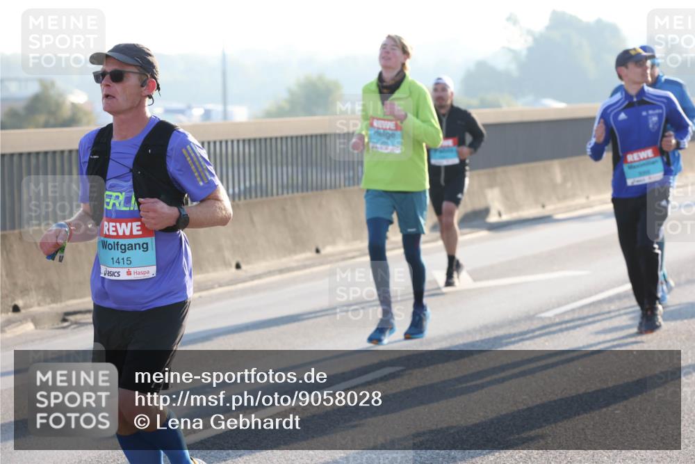 03.10.2025 - Köhlbrandbrückenlauf Lena Gebhardt http://msf.ph/oto/9058028 03.10.2025 09:18:14 Position 1 1415 meine-sportfotos.de