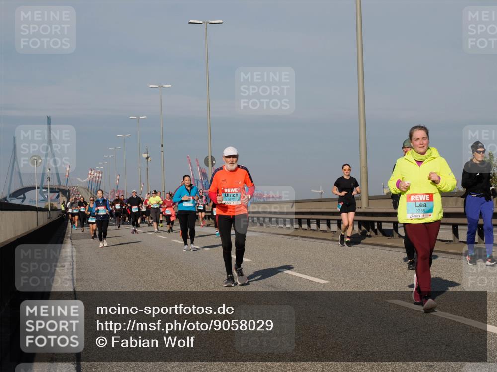 03.10.2025 - Köhlbrandbrückenlauf Fabian Wolf http://msf.ph/oto/9058029 03.10.2025 10:04:13 Position 3 3577, 2235 meine-sportfotos.de