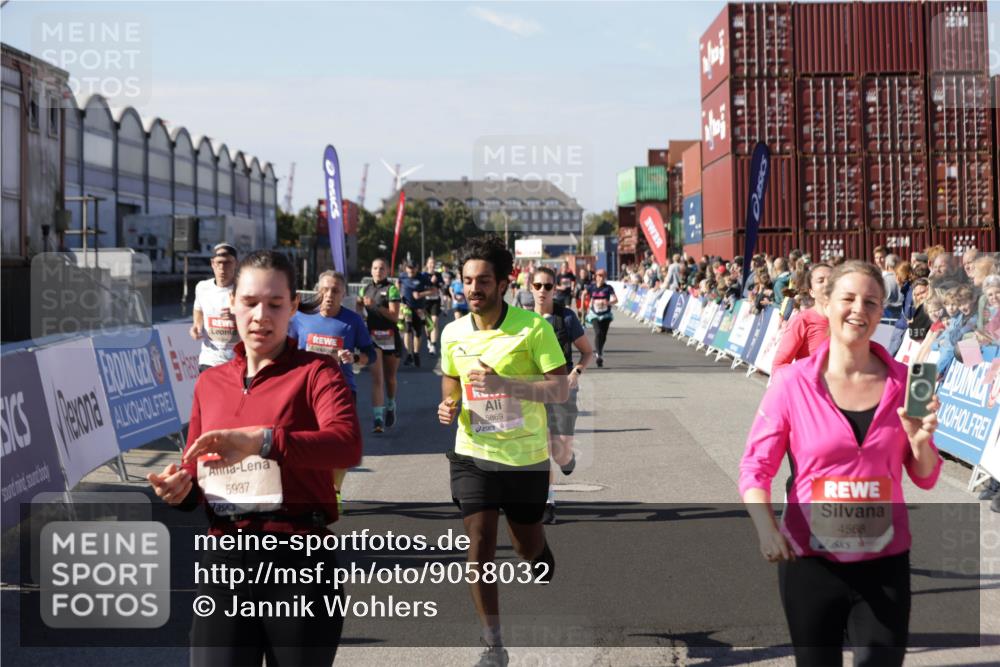 03.10.2025 - Köhlbrandbrückenlauf Jannik Wohlers http://msf.ph/oto/9058032 03.10.2025 13:11:43 Ziel 4158, 4178, 4353, 4354, 4427, 4469, 4501, 4538, 4568, 4617, 4736, 4777, 4782, 4799, 4845, 5097, 5866, 5869, 5937, 6217, 6218, 6517, 6622, 6689 meine-sportfotos.de