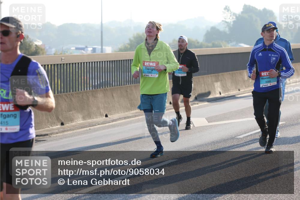 03.10.2025 - Köhlbrandbrückenlauf Lena Gebhardt http://msf.ph/oto/9058034 03.10.2025 09:18:15 Position 1 415, 1560, 3066 meine-sportfotos.de