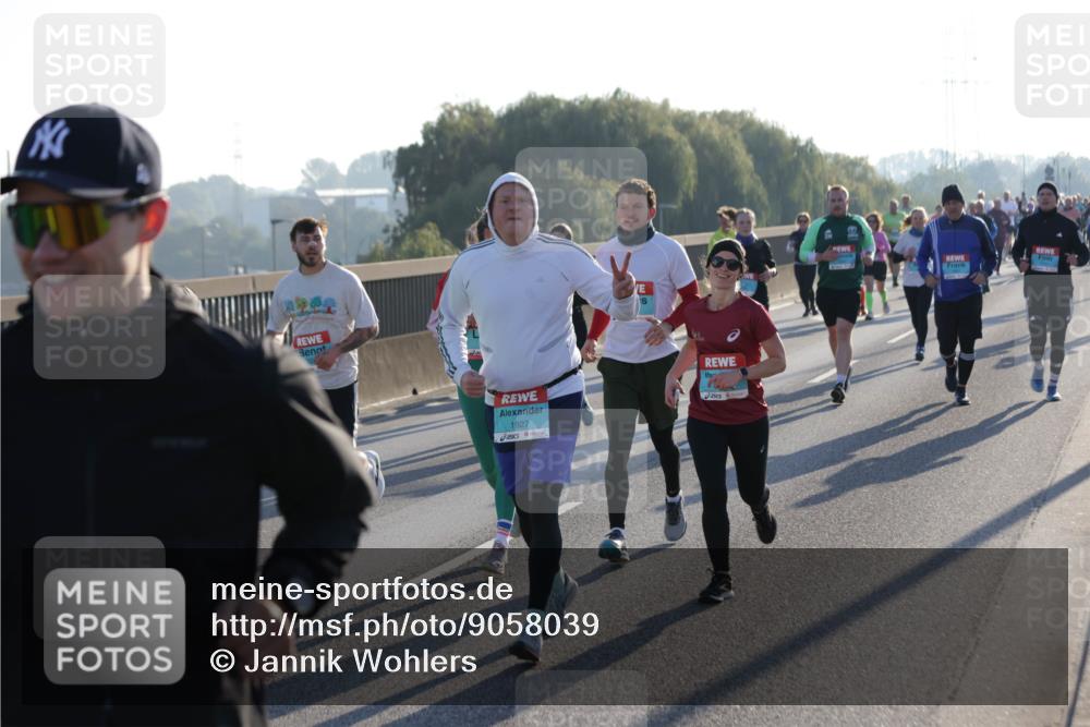 03.10.2025 - Köhlbrandbrückenlauf Jannik Wohlers http://msf.ph/oto/9058039 03.10.2025 09:21:31 Position 3 1927 meine-sportfotos.de