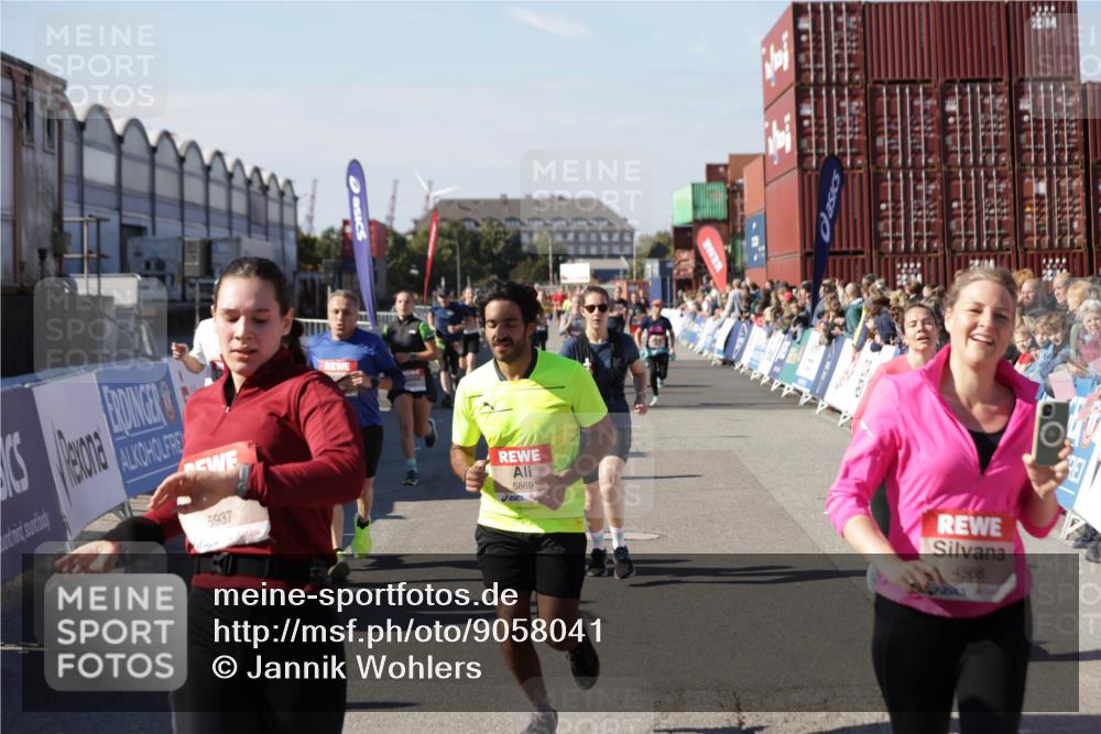 03.10.2025 - Köhlbrandbrückenlauf Jannik Wohlers http://msf.ph/oto/9058041 03.10.2025 13:11:44 Ziel 4158, 4178, 4353, 4354, 4469, 4538, 4568, 4617, 4736, 4777, 4782, 4799, 4845, 5097, 5866, 5869, 5937, 6217, 6218, 6517, 6622, 6689 meine-sportfotos.de