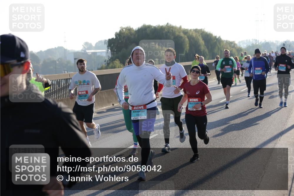 03.10.2025 - Köhlbrandbrückenlauf Jannik Wohlers http://msf.ph/oto/9058042 03.10.2025 09:21:31 Position 3 1927 meine-sportfotos.de