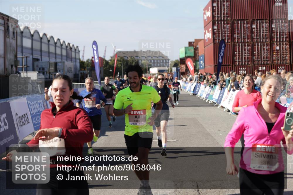 03.10.2025 - Köhlbrandbrückenlauf Jannik Wohlers http://msf.ph/oto/9058046 03.10.2025 13:11:44 Ziel 4158, 4178, 4353, 4354, 4469, 4538, 4568, 4617, 4736, 4777, 4782, 4799, 4845, 5097, 5866, 5869, 5937, 6217, 6218, 6517, 6622, 6689 meine-sportfotos.de