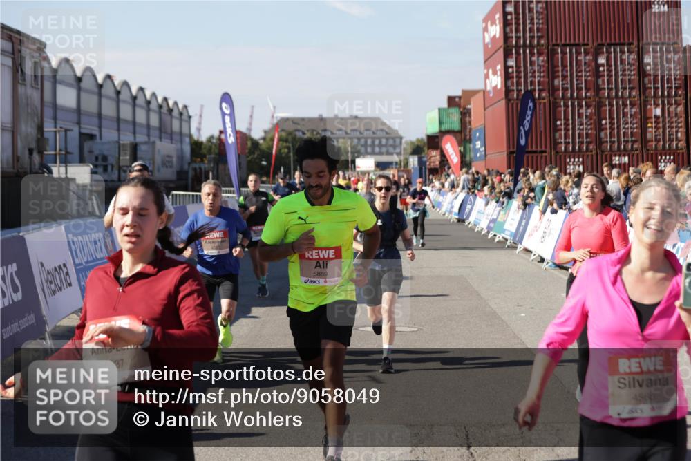 03.10.2025 - Köhlbrandbrückenlauf Jannik Wohlers http://msf.ph/oto/9058049 03.10.2025 13:11:44 Ziel 4158, 4178, 4353, 4354, 4469, 4538, 4568, 4617, 4736, 4777, 4782, 4799, 4845, 5097, 5866, 5869, 5937, 6217, 6218, 6517, 6622, 6689 meine-sportfotos.de