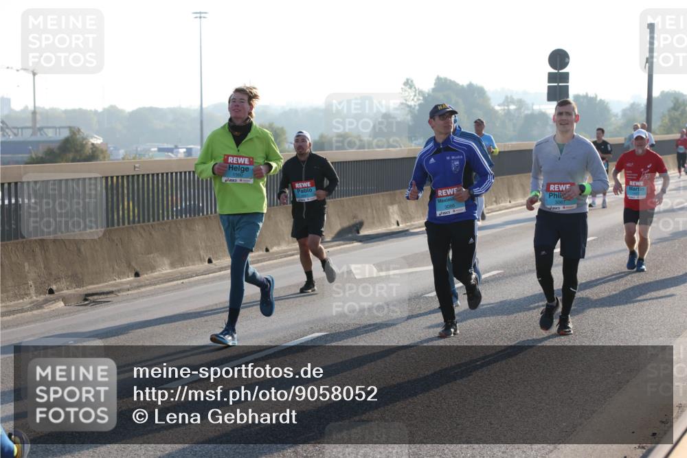 03.10.2025 - Köhlbrandbrückenlauf Lena Gebhardt http://msf.ph/oto/9058052 03.10.2025 09:18:15 Position 1 1560, 3066, 3067 meine-sportfotos.de