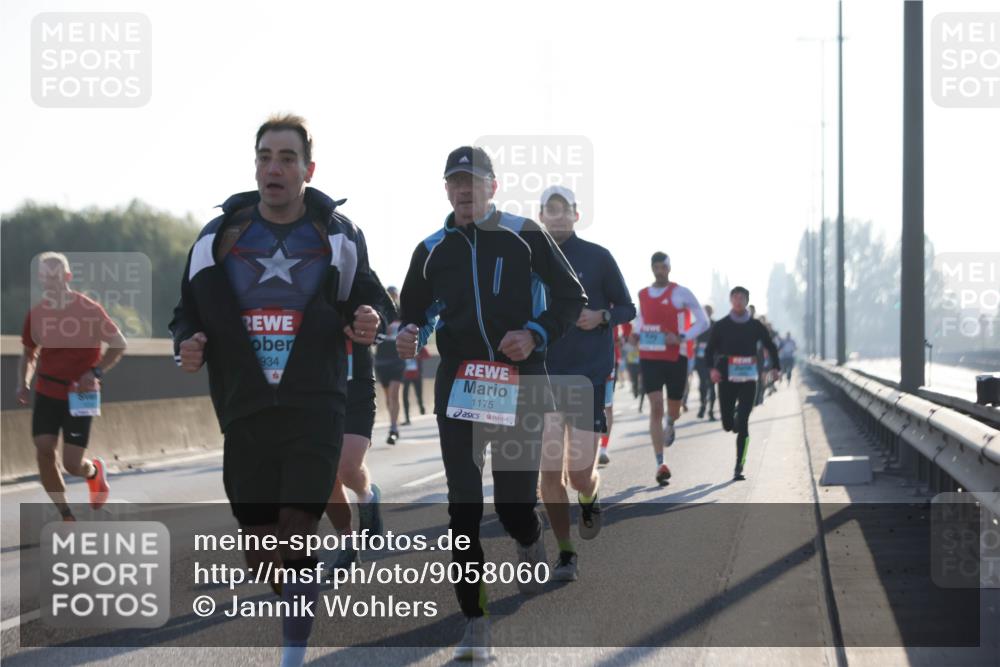 03.10.2025 - Köhlbrandbrückenlauf Jannik Wohlers http://msf.ph/oto/9058060 03.10.2025 09:13:52 Position 3 934, 1175 meine-sportfotos.de