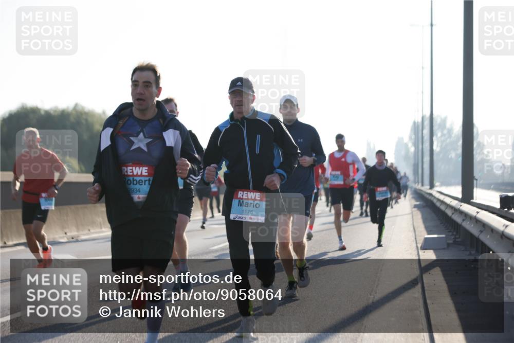 03.10.2025 - Köhlbrandbrückenlauf Jannik Wohlers http://msf.ph/oto/9058064 03.10.2025 09:13:53 Position 3 2934, 1175 meine-sportfotos.de