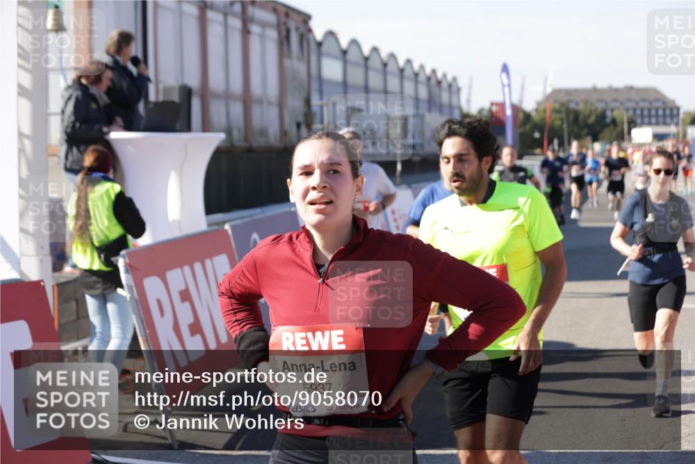 03.10.2025 - Köhlbrandbrückenlauf Jannik Wohlers http://msf.ph/oto/9058070 03.10.2025 13:11:45 Ziel 4158, 4178, 4353, 4354, 4469, 4538, 4568, 4617, 4736, 4777, 4782, 4799, 4845, 5097, 5866, 5869, 5937, 6033, 6048, 6049, 6217, 6218, 6517, 6622, 6689 meine-sportfotos.de