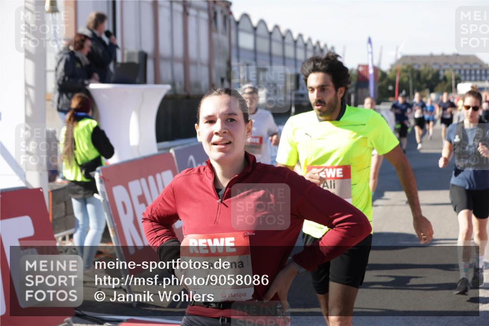 03.10.2025 - Köhlbrandbrückenlauf Jannik Wohlers http://msf.ph/oto/9058086 03.10.2025 13:11:45 Ziel 4158, 4178, 4353, 4354, 4469, 4538, 4568, 4617, 4736, 4777, 4782, 4799, 4845, 5097, 5866, 5869, 5937, 6033, 6048, 6049, 6217, 6218, 6517, 6622, 6689 meine-sportfotos.de