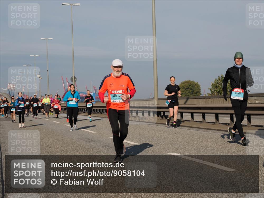 03.10.2025 - Köhlbrandbrückenlauf Fabian Wolf http://msf.ph/oto/9058104 03.10.2025 10:04:15 Position 3 3577, 2683 meine-sportfotos.de